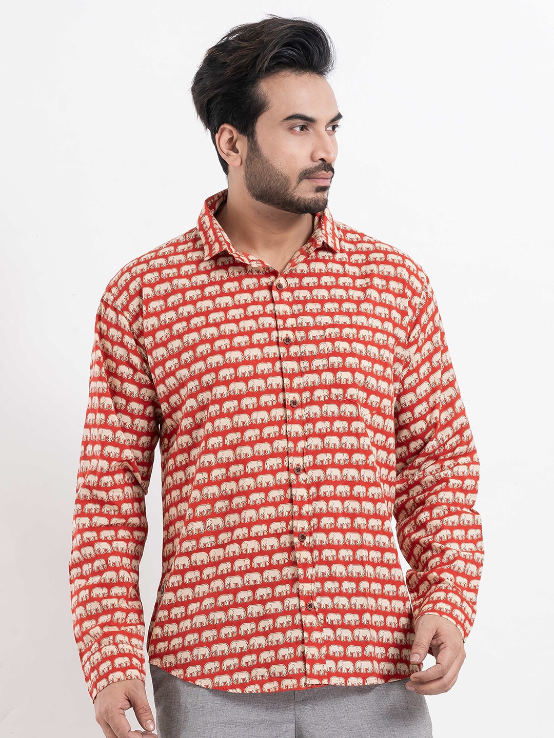 

Kartikeya Jaipur Men Classic Slim Fit Animal Opaque Printed Casual Shirt, Red