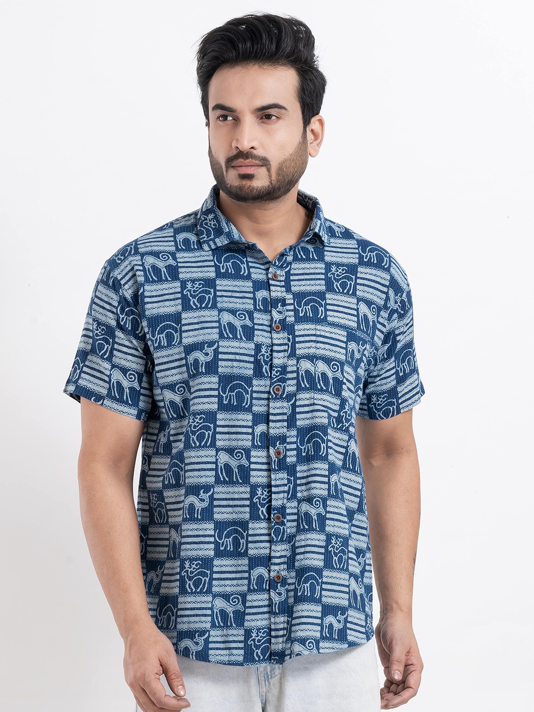 

Kartikeya Jaipur Men Classic Slim Fit Animal Opaque Printed Casual Shirt, Navy blue