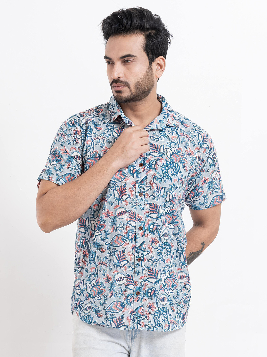

Kartikeya Jaipur Men Classic Slim Fit Floral Opaque Printed Casual Shirt, Turquoise blue