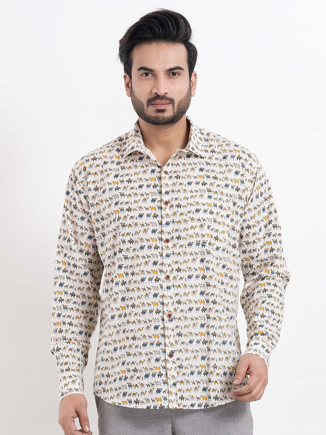 

Kartikeya Jaipur Men Classic Slim Fit Animal Opaque Printed Casual Shirt, Off white