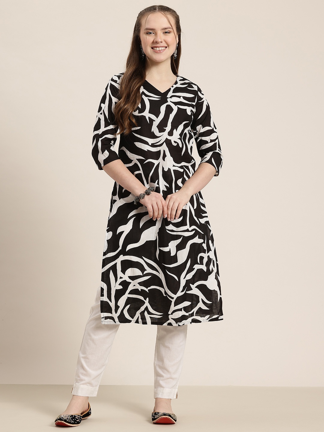 

HERE&NOW Printed Pure Cotton Monochrome Kurta, Black