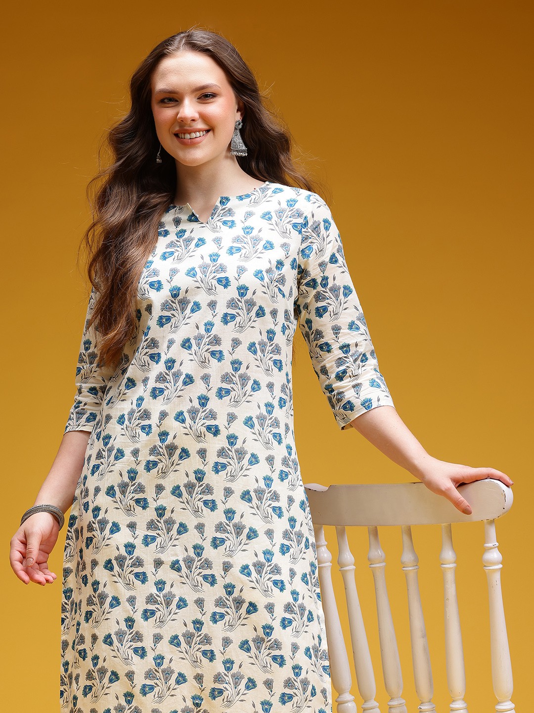 

HERE&NOW Floral Printed Notched Round Neck Pure Cotton Straight Kurta, White