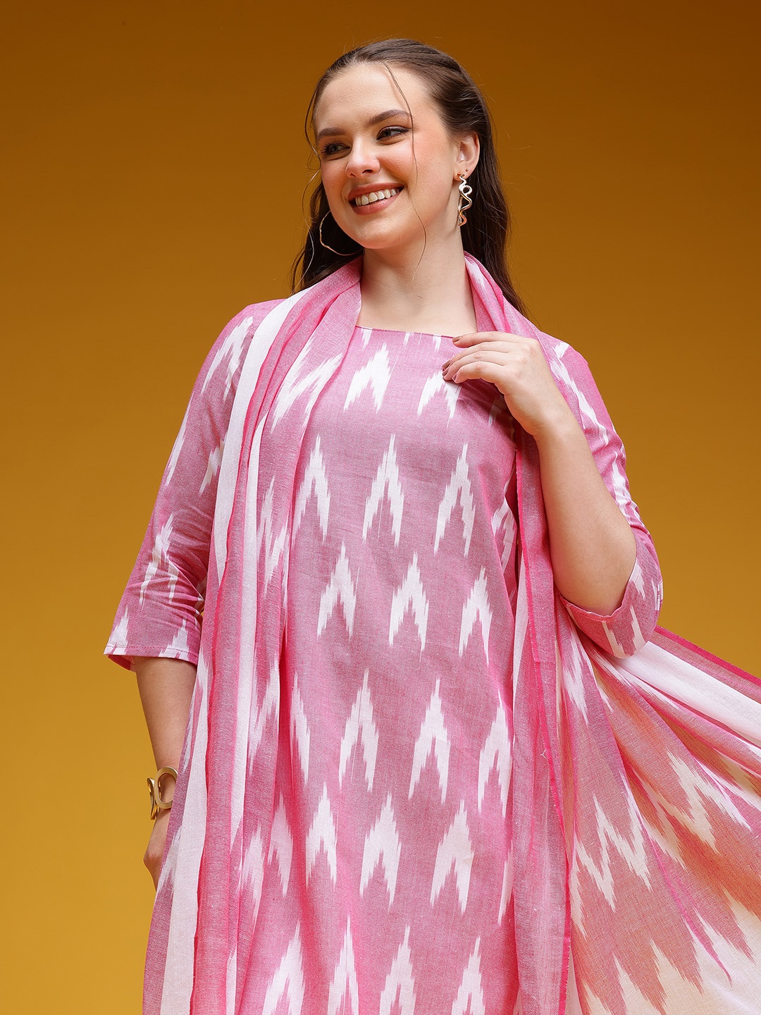 

HERE&NOW Ikat Print Pure Cotton Kurta with Trousers & Dupatta, Pink