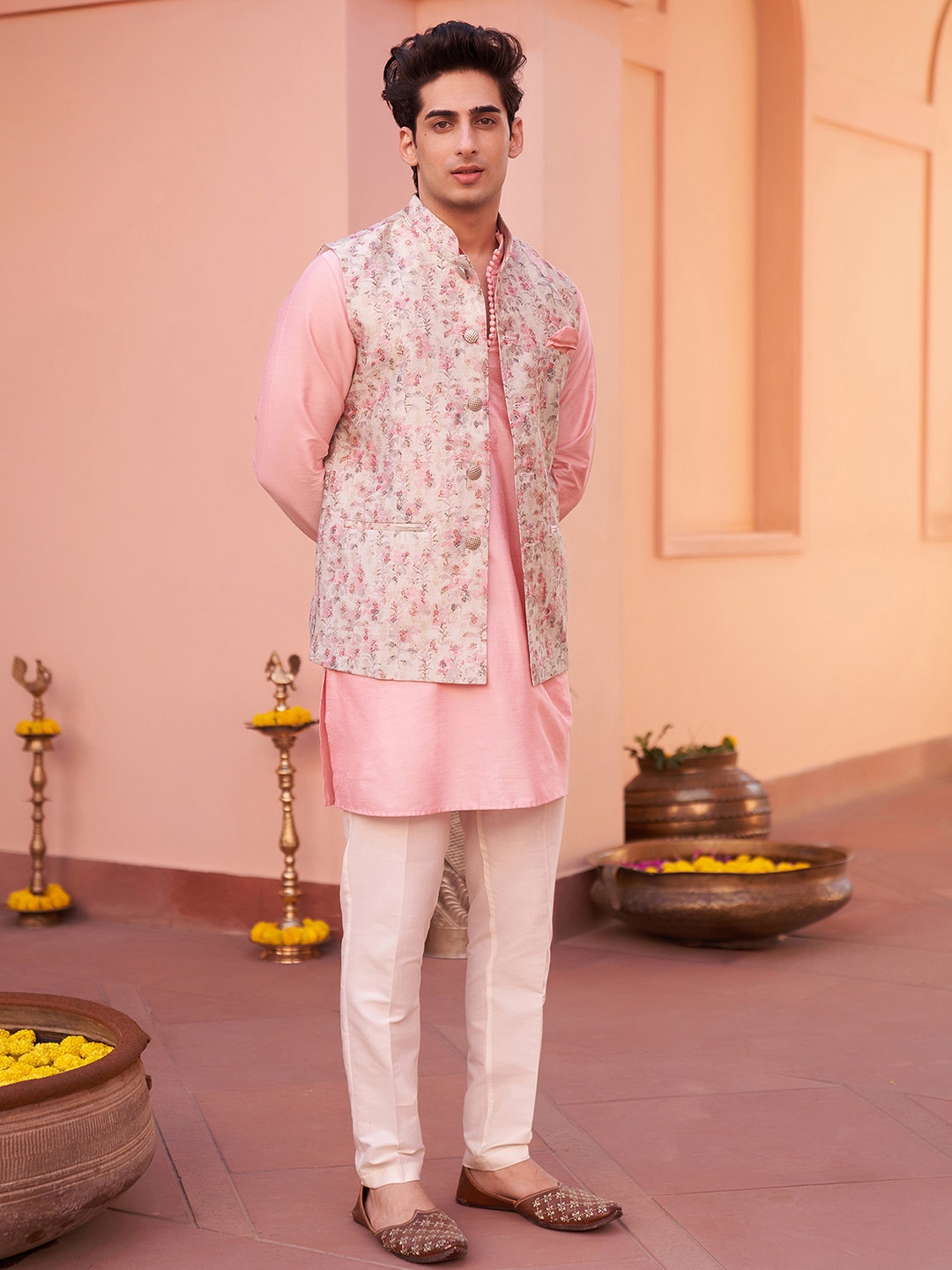 

KISAH Mandarin Collar Straight Kurta With Ethnic Motifs Jacquard Nehru Jacket Trouser Set, Pink