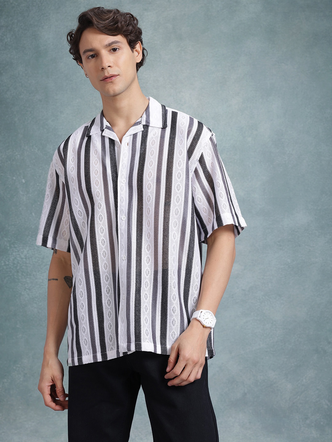 

The Roadster Lifestyle Co. Men Classic Striped Oversized Casual Shirt, Black