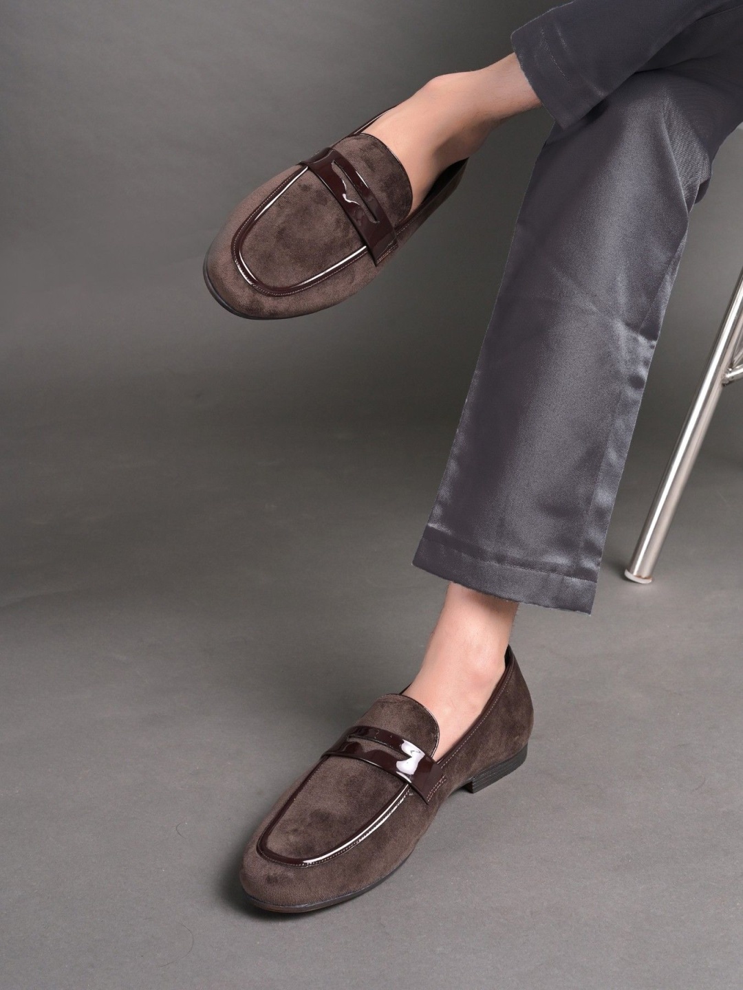 

INVICTUS Men Round Toe Slip On Formal Loafers, Brown