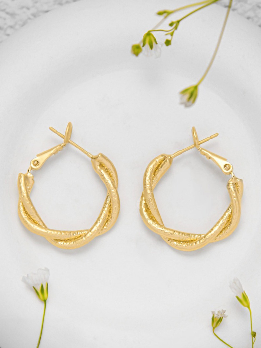 

EVERSTYLISH Twisted Tangos Circular Shaped Hoop Earrings, Gold