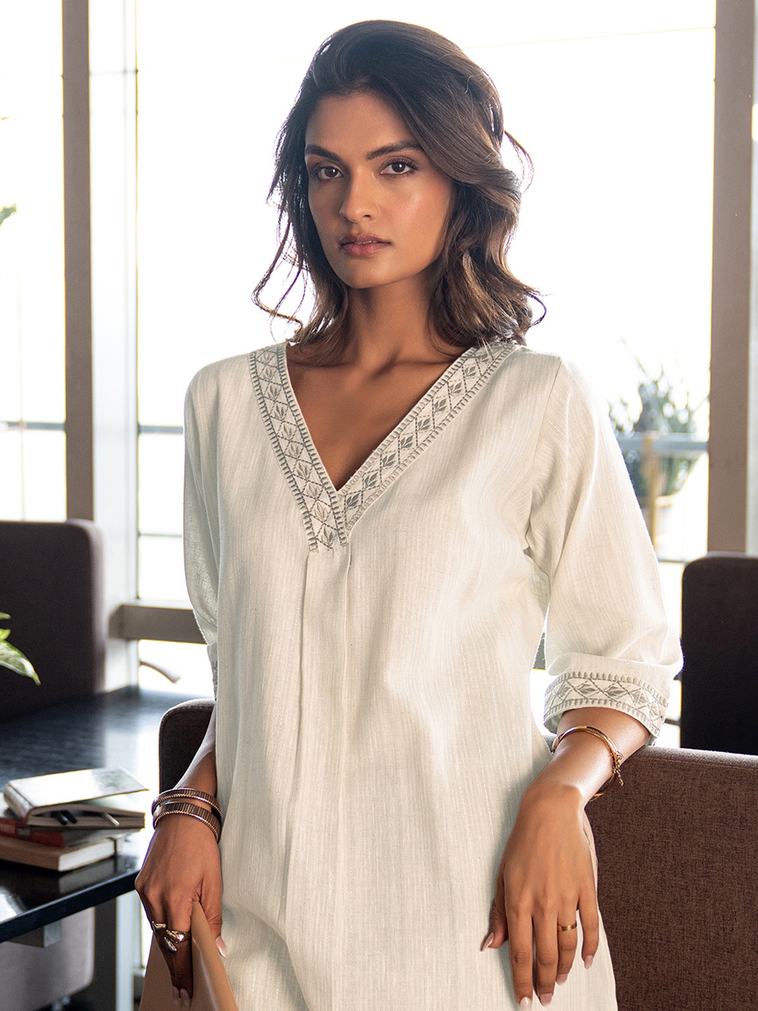 

Libas Floral Embroidered V-Neck Pleated Straight Kurta, Off white
