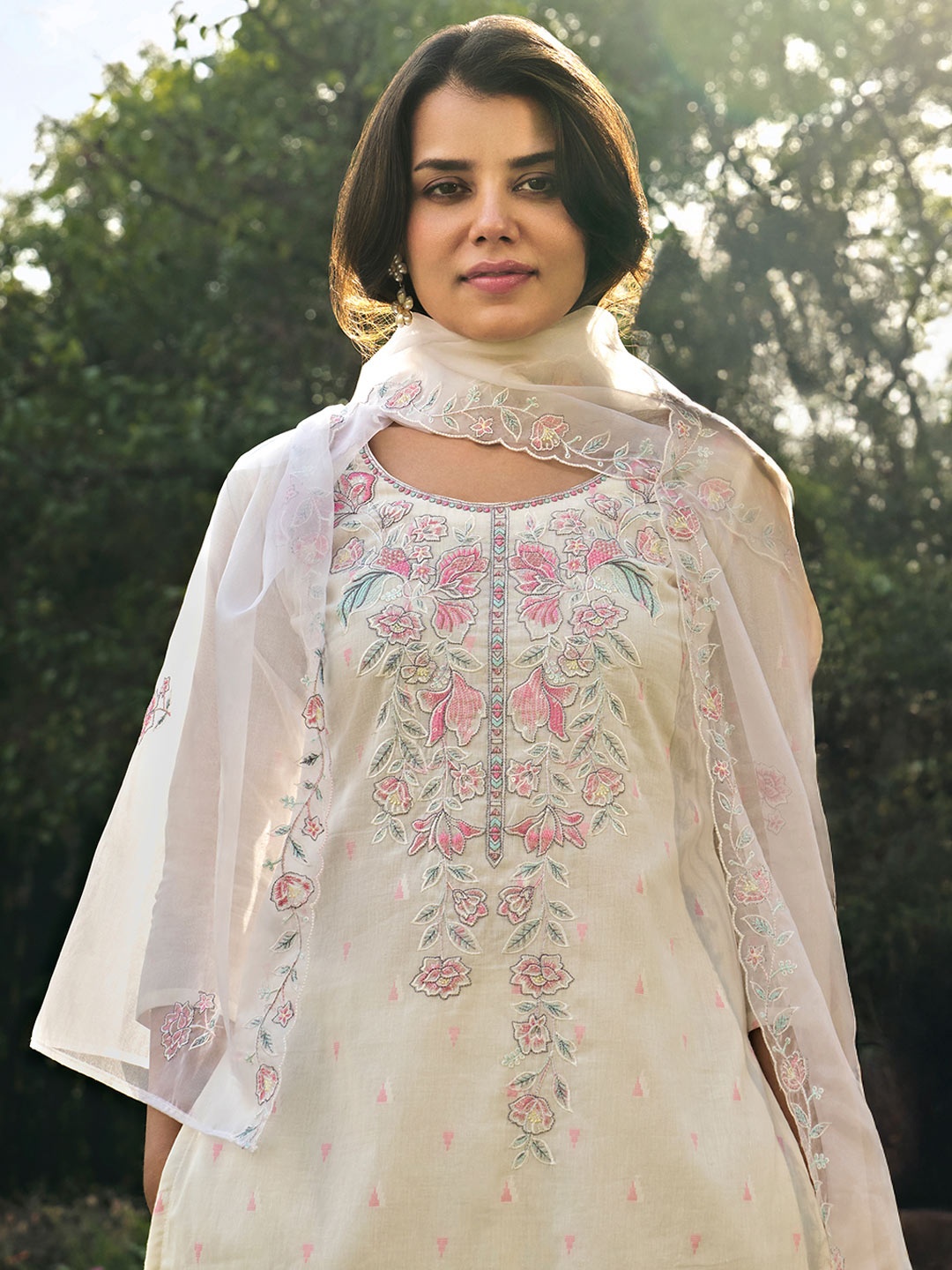 

Libas Off White Scoop Neck Floral Embroidered Straight Kurta With Trouser And Dupatta