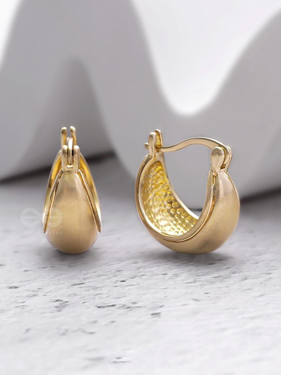 

EVERSTYLISH Gilded in Matte Contemporary Hoop Earrings, Gold