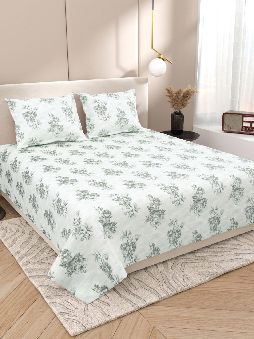 

DREAM WEAVERZ White Floral Printed Pure Cotton 220 TC King Bedsheet Set 2.75m x 2.55m