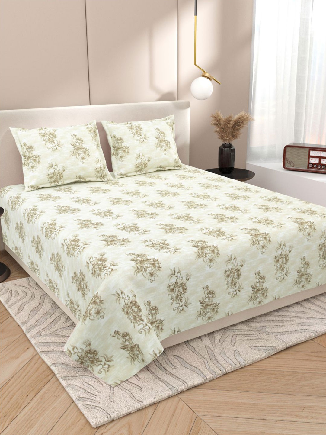 

DREAM WEAVERZ White & Brown Floral Printed 220 TC King Bedsheet Set 2.75 m x 2.55 m