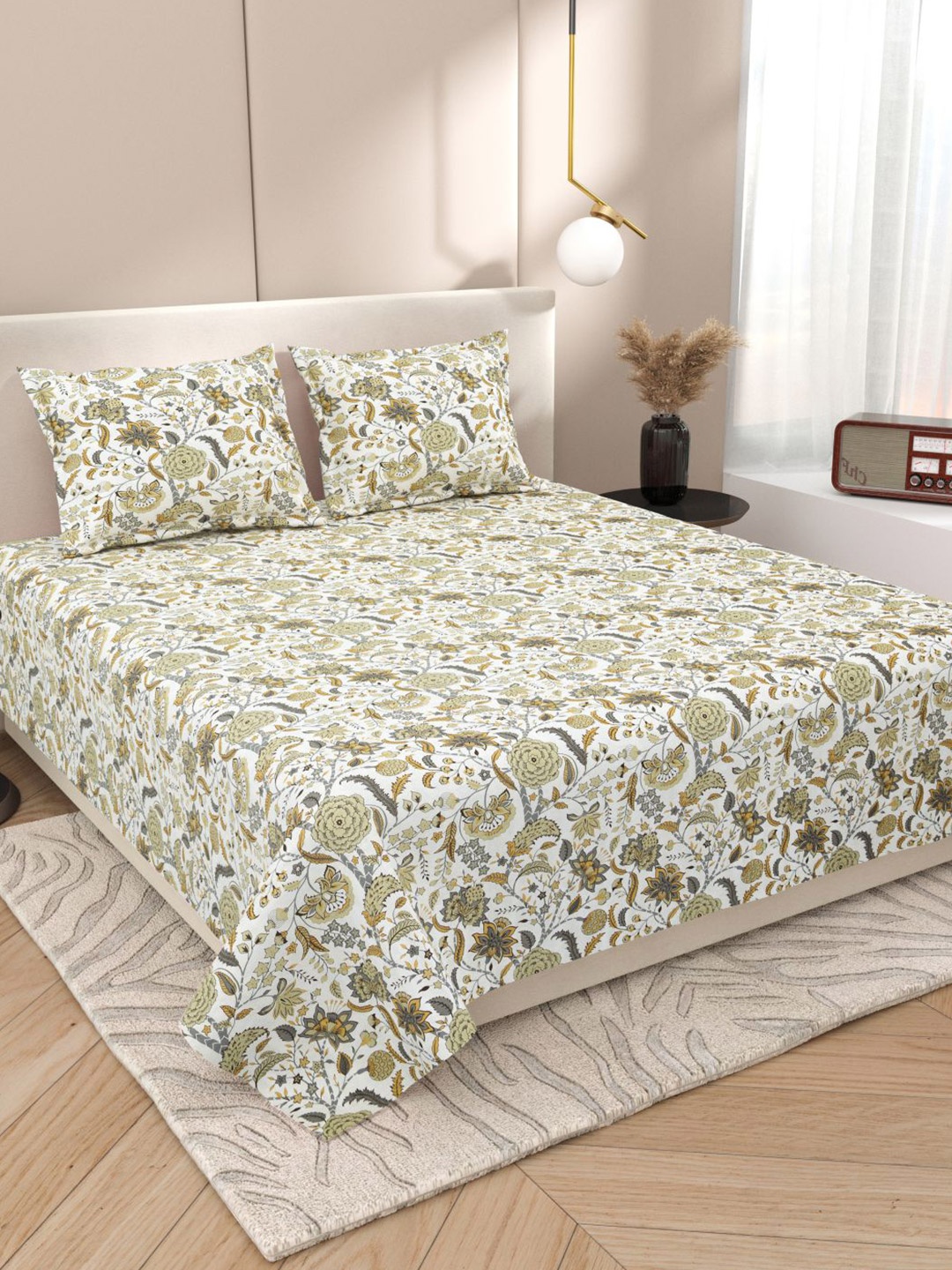 

DREAM WEAVERZ White Floral Printed Pure Cotton 220 TC King Bedsheet Set 2.75m x 2.55m