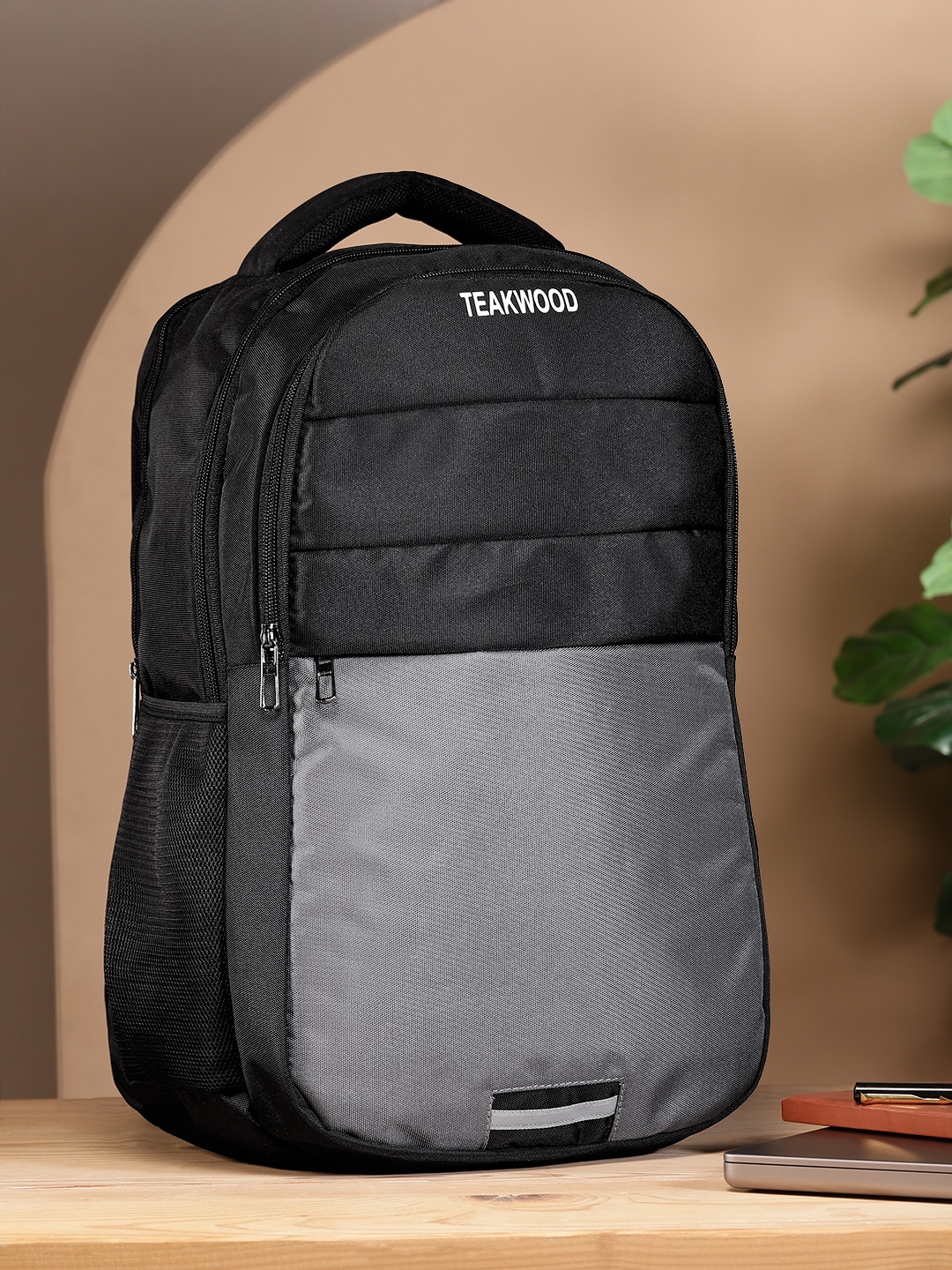 

Teakwood Leathers Typography Print Backpack - 30L, Black