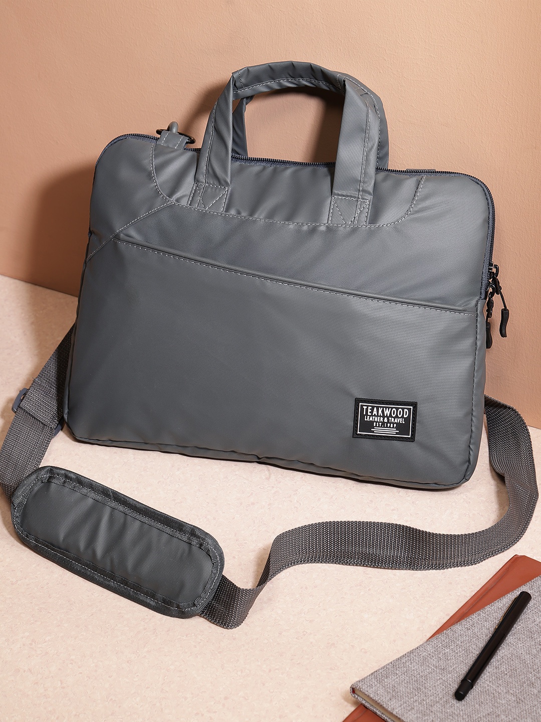 

Teakwood Leathers Unisex 15 Inch Laptop Bag With Detachable Sling Strap, Grey
