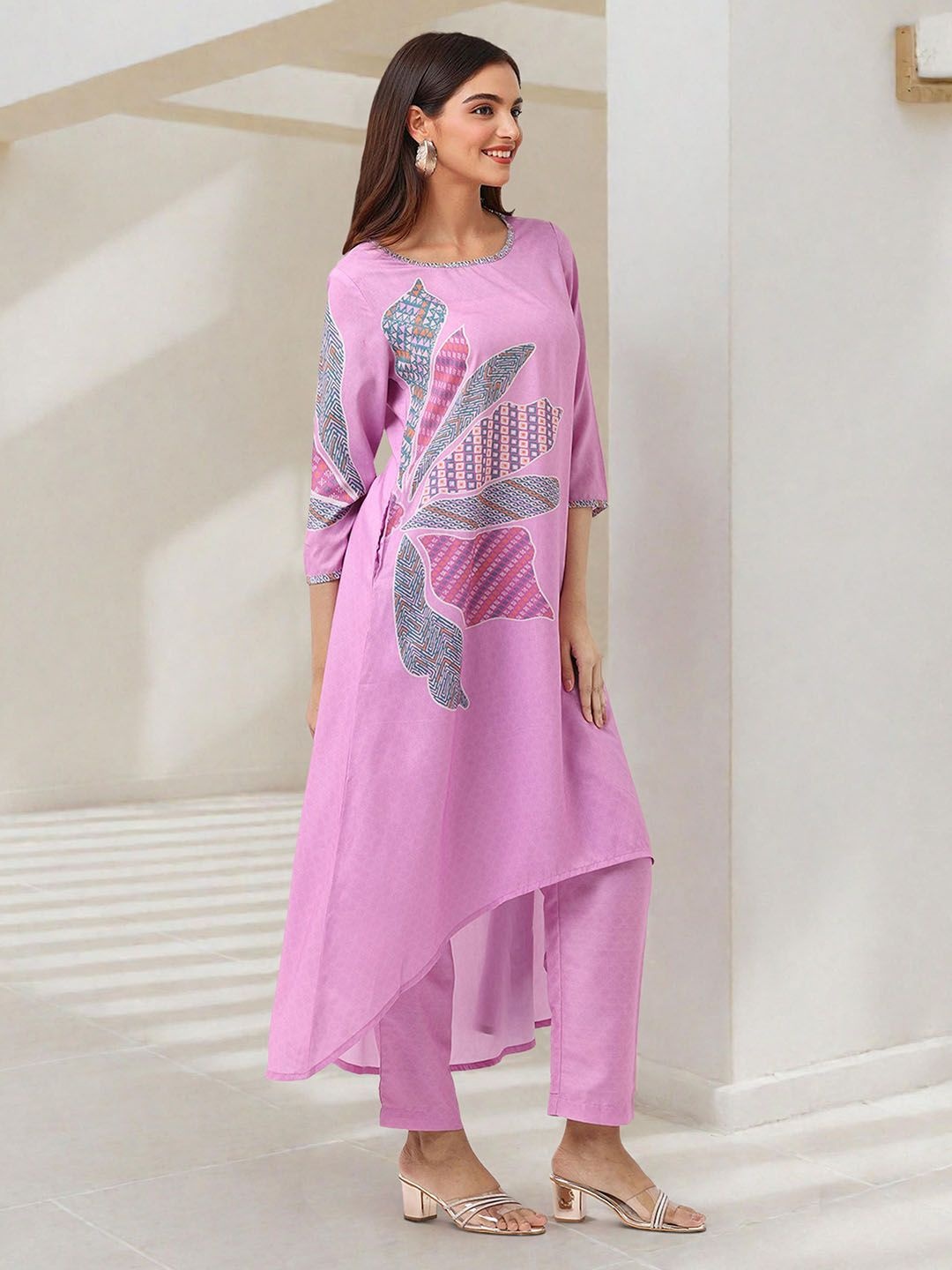 

Ishin Floral Printed Boat Neck A-Line Kurta With Trousers, Pink