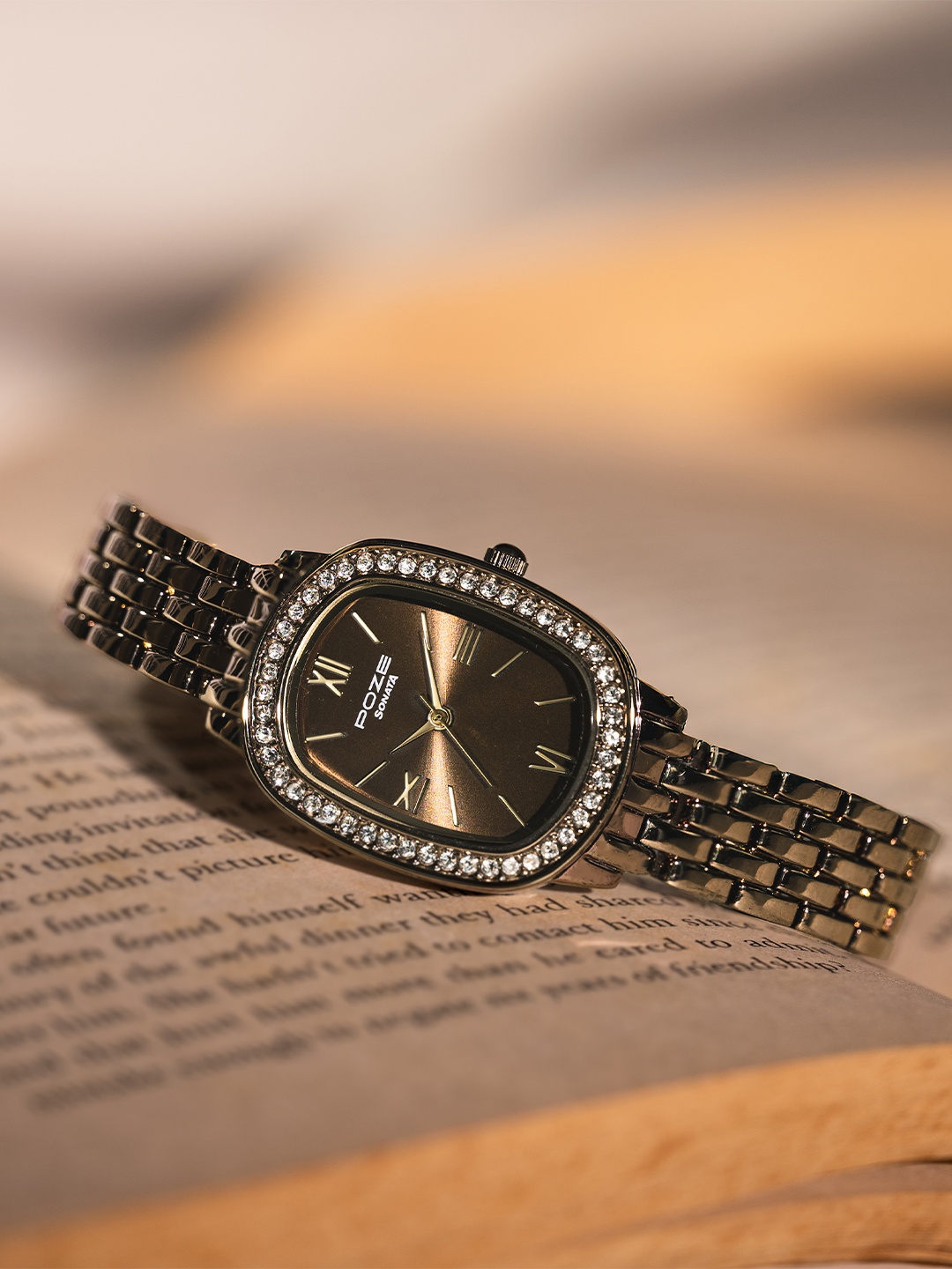 

Sonata Women Poze Embellished Dial Quartz Analogue Watch SP80103KM01W, Khaki