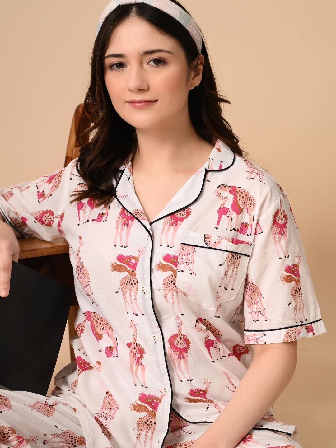 

ao services Women Printed Night suit, White
