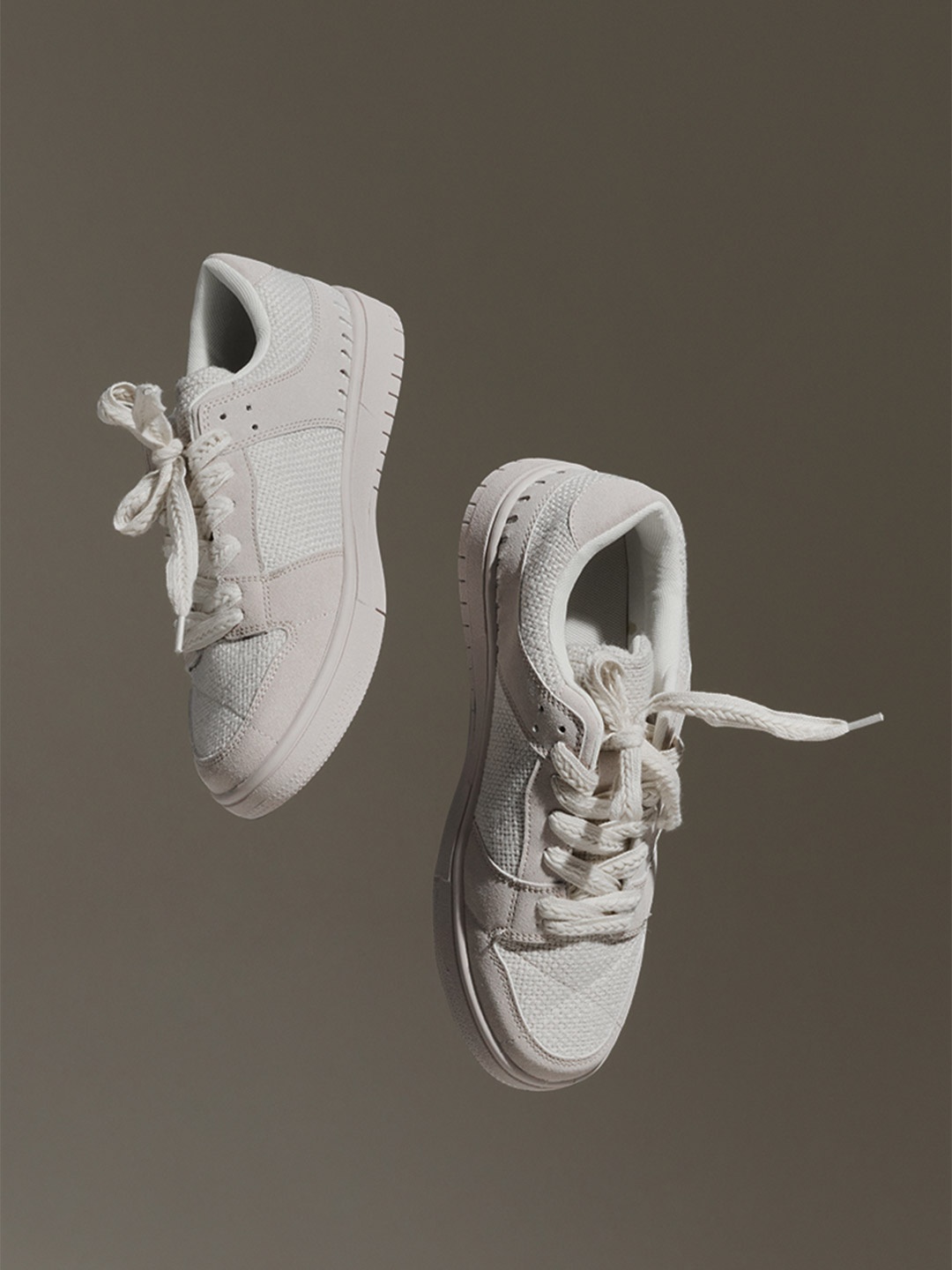 

Snitch Men Beige Textured Sneakers