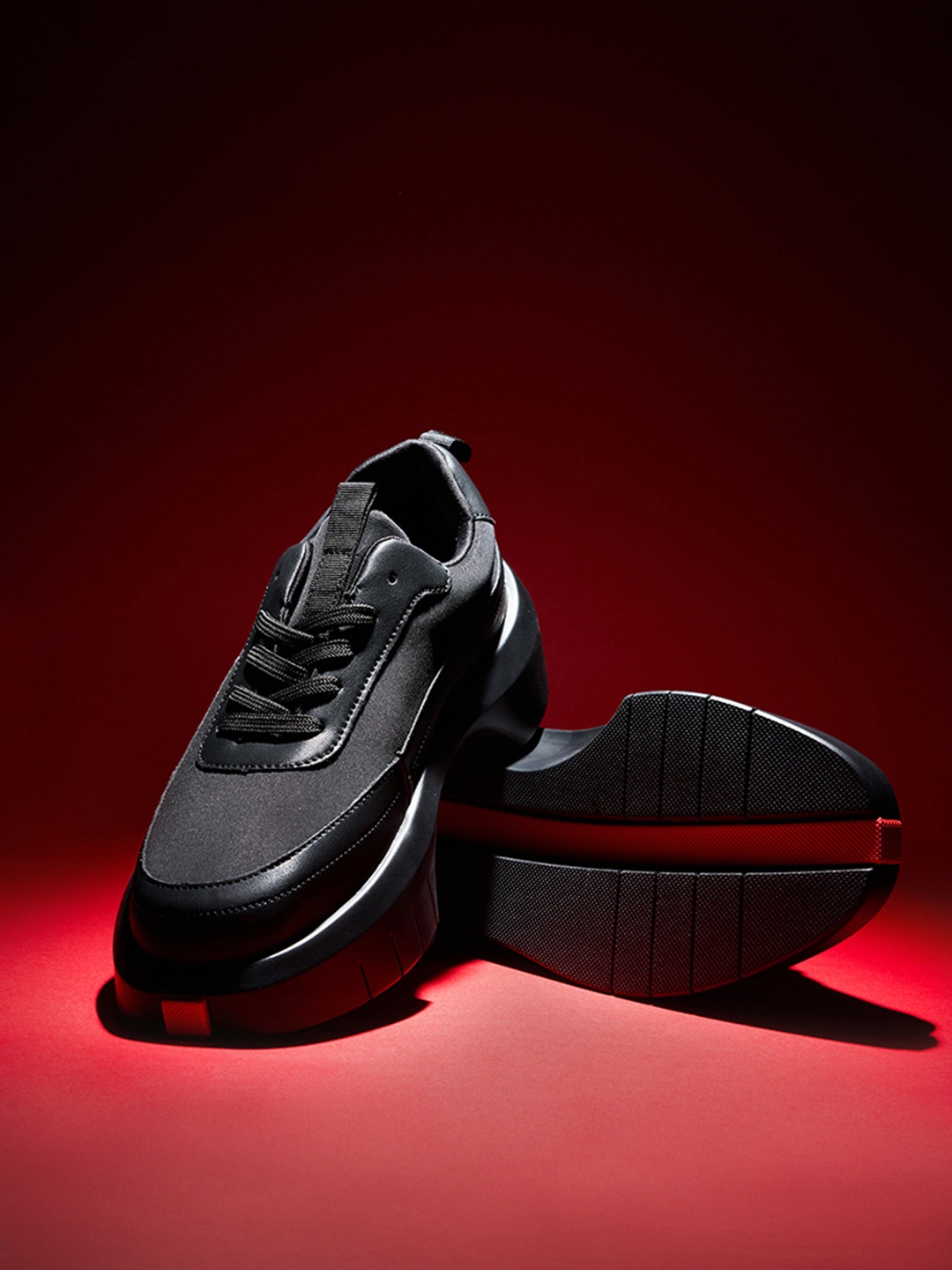 

Snitch Men Black Solid Sneakers