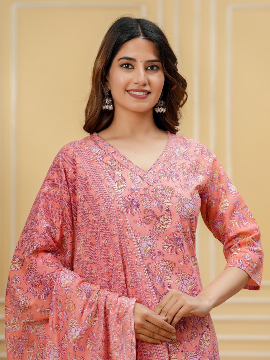 

DORIYAFloral Printed V-Neck Straight Kurta With Trousers & Dupatta, Pink