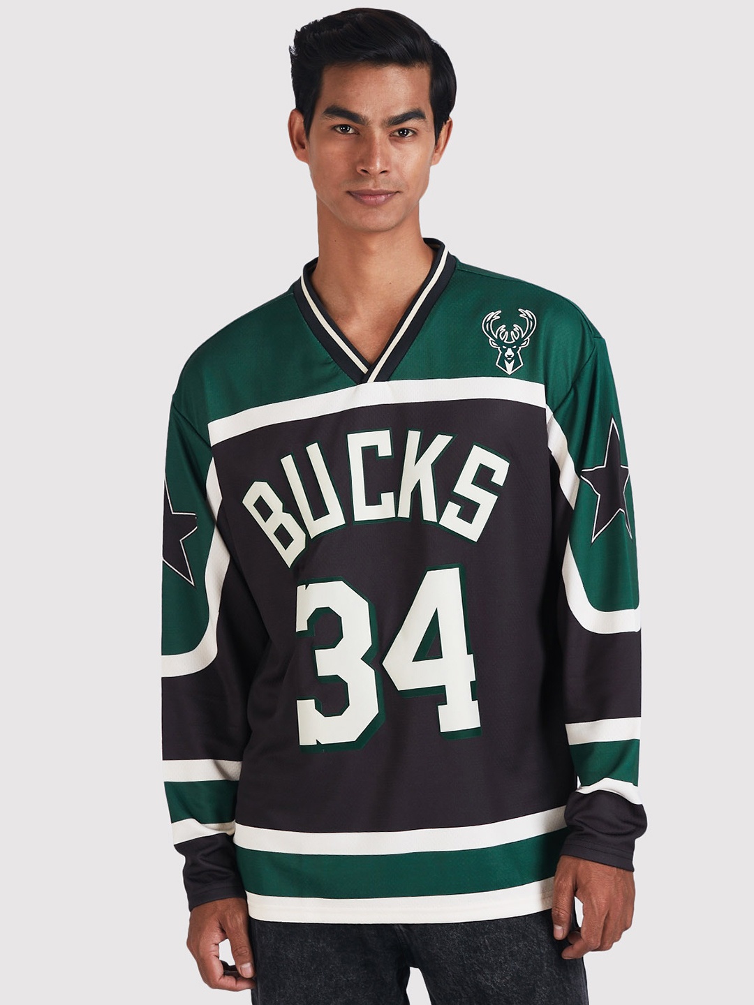 

NBA Men Varsity Printed V-Neck Oversized T-shirt, Black