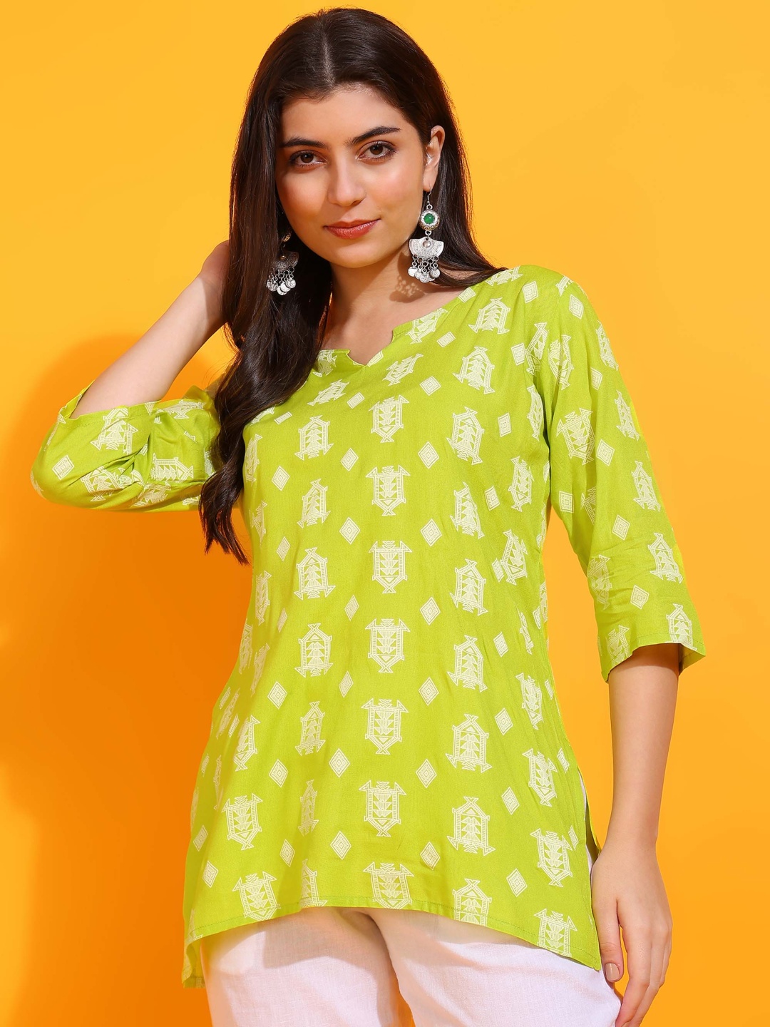 

HYTEN Floral Printed Kurti, Lime green