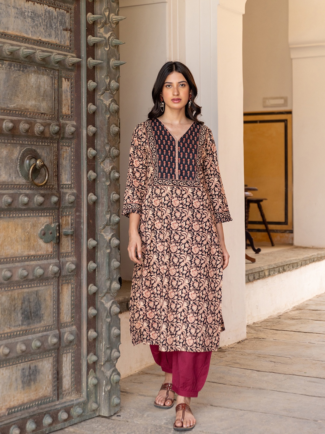 

The Ethnic Label Women Block Printed Kurta, Black