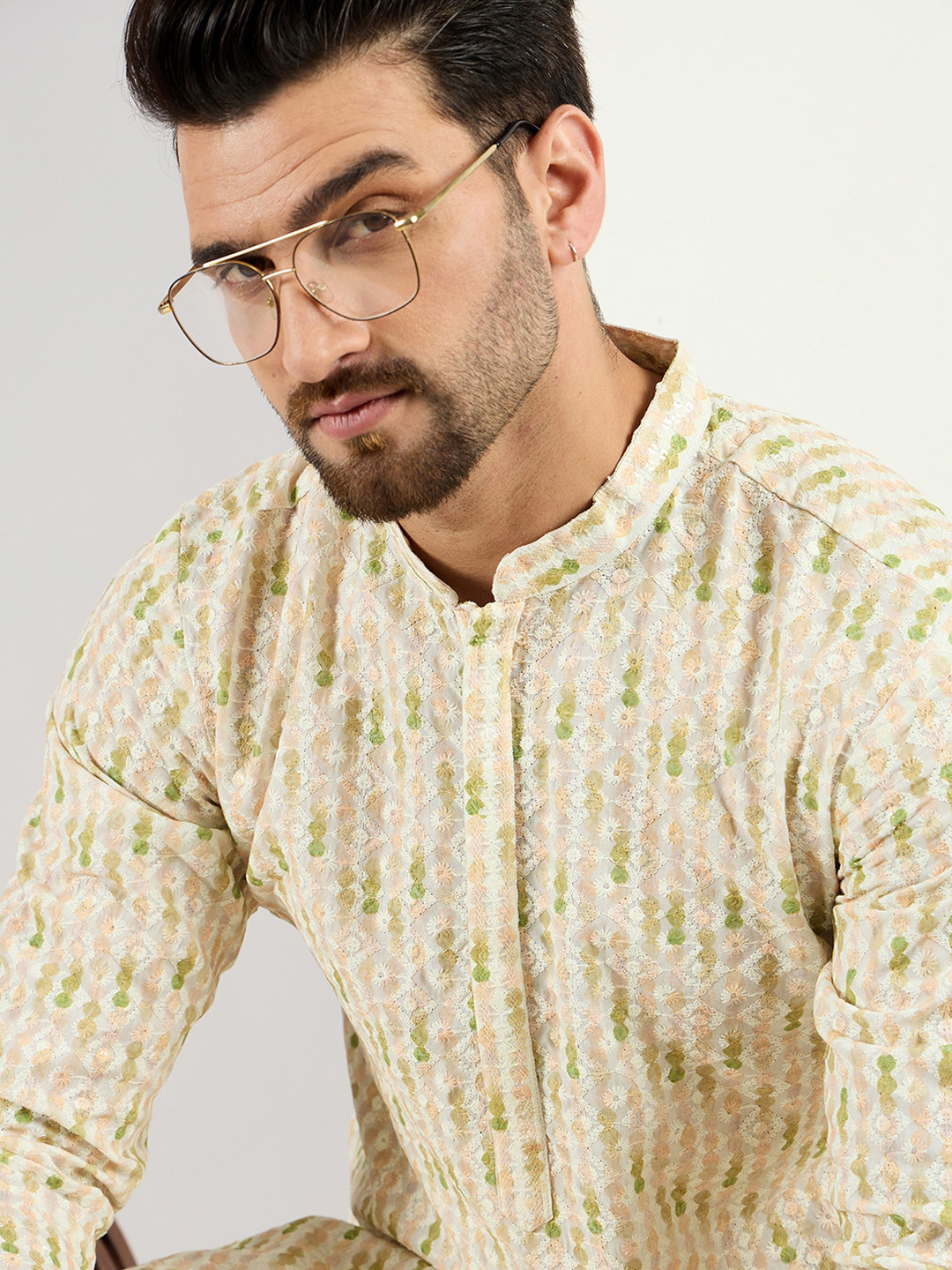 

Ethnic Bay Men Embroidered Chikankari Kurta, Cream