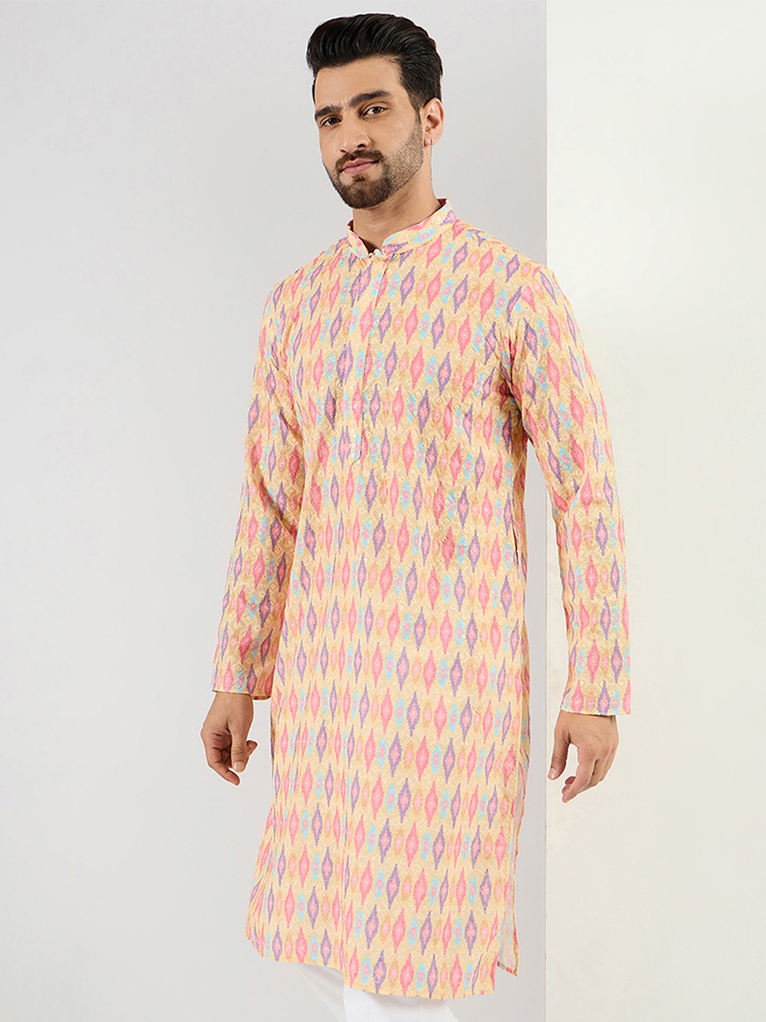 

Ethnic Bay Men Embroidered Chikankari Kurta, Yellow