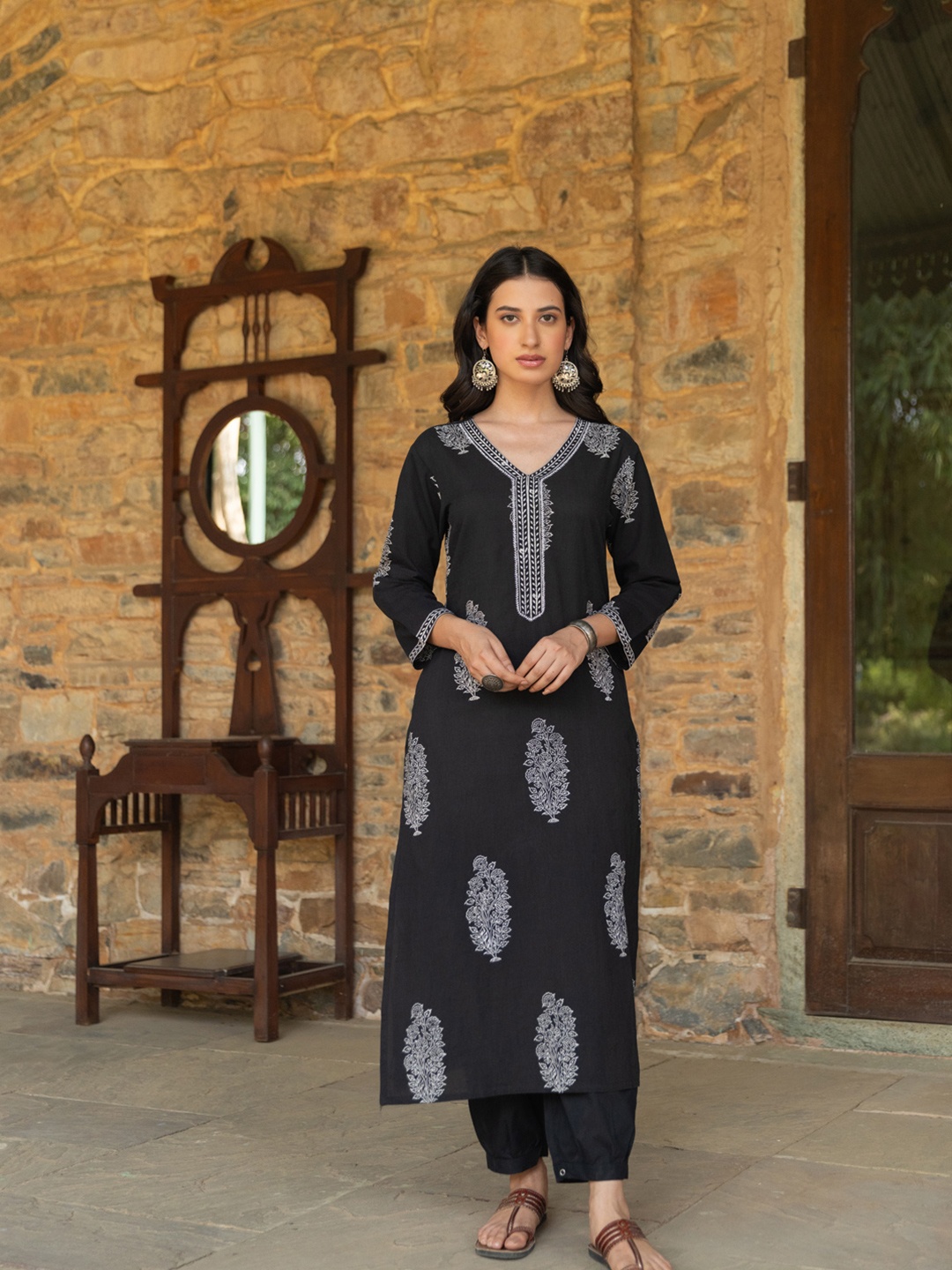 

The Ethnic Label Women Block Printed Kurta, Black