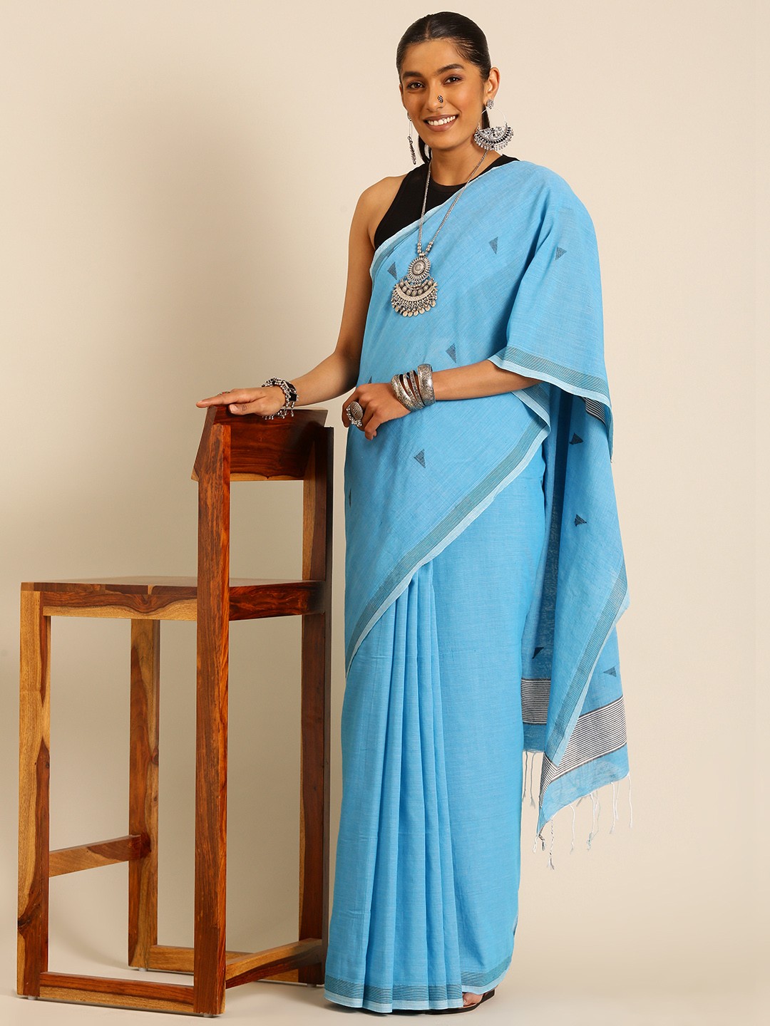 

Taavi Woven Design Pure Cotton Jamdani Saree, Blue