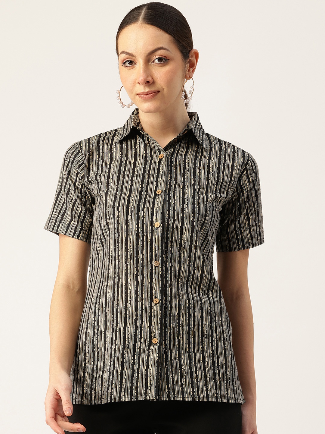 

Molcha Women Smart Sanganeri Printed Pure Cotton Casual Shirt, Black
