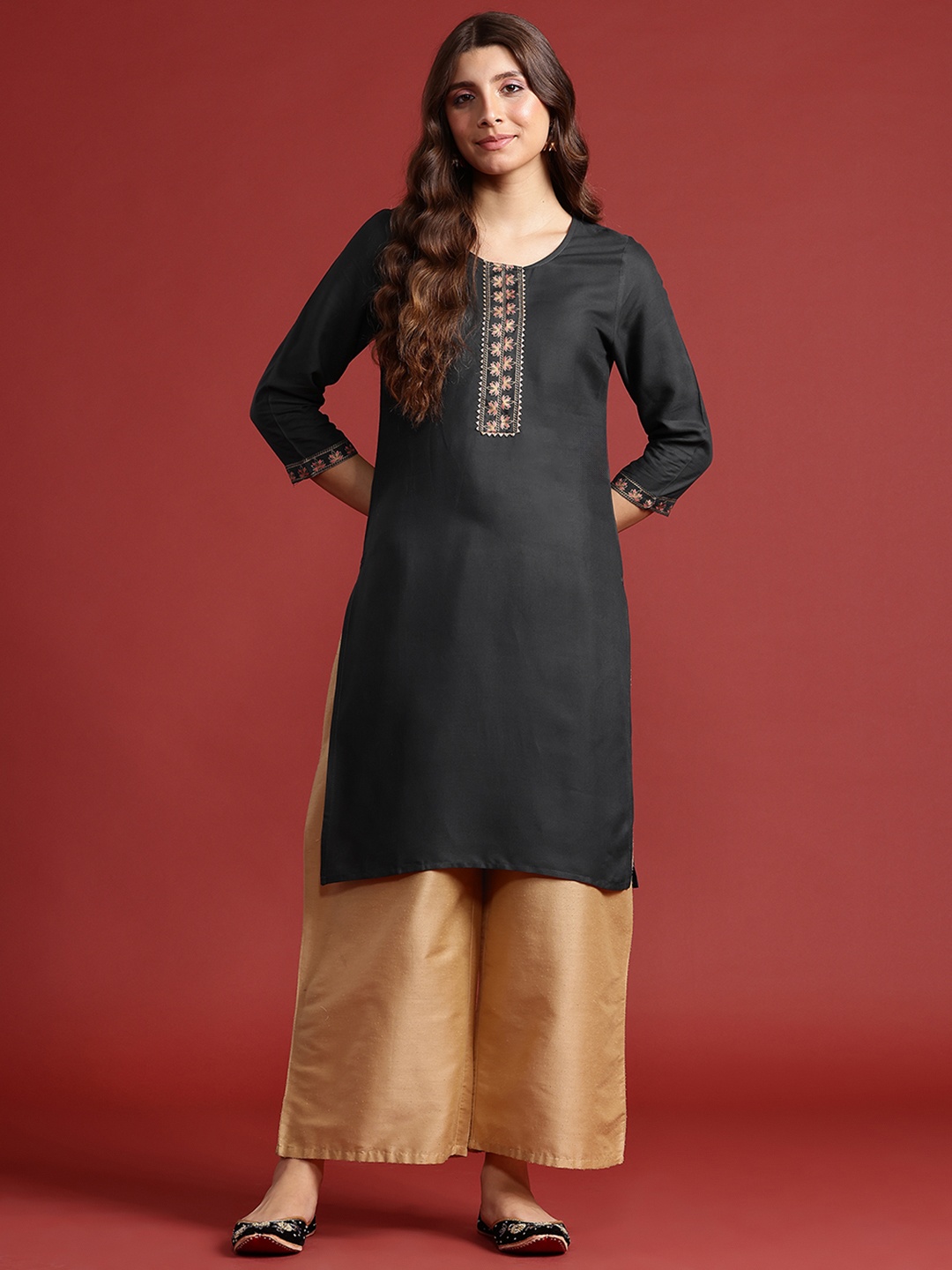 

Anouk Floral Yoke Design Gotta Patti Kurta, Charcoal