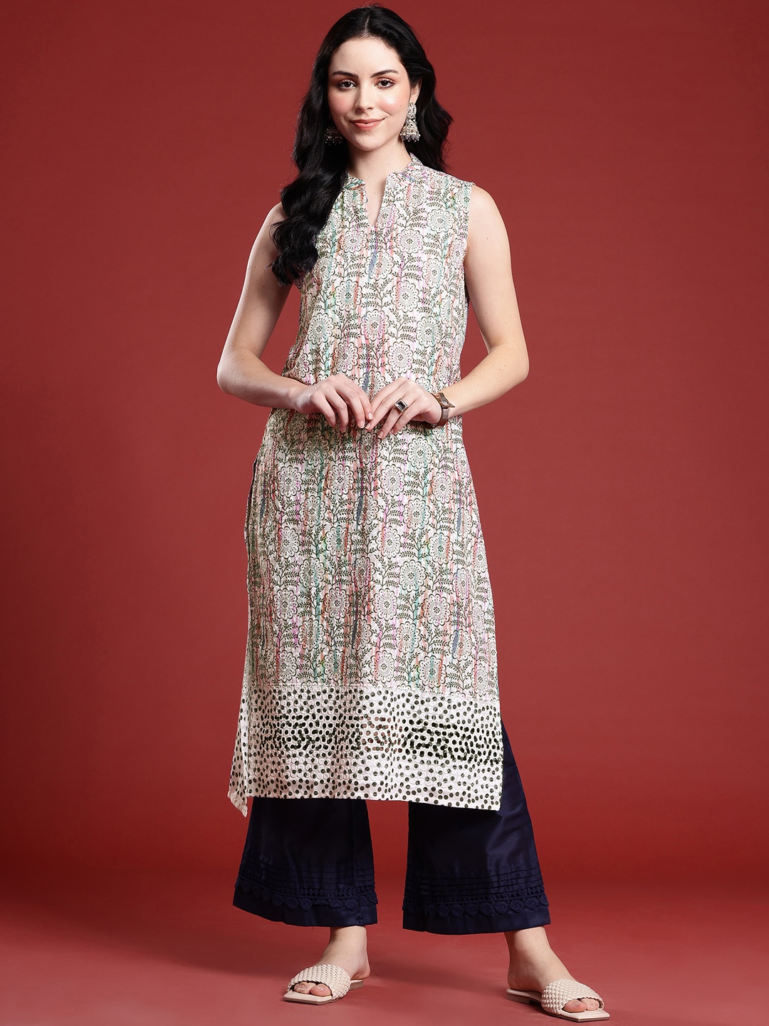

Anouk Women Floral Embroidered Sequinned Floral Kurta, Multi