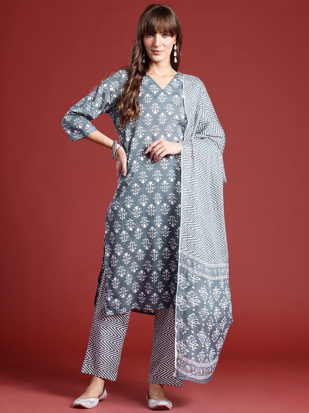 

Anouk Ethnic Motifs Printed Regular Kurta with Trousers & With Dupatta, Grey