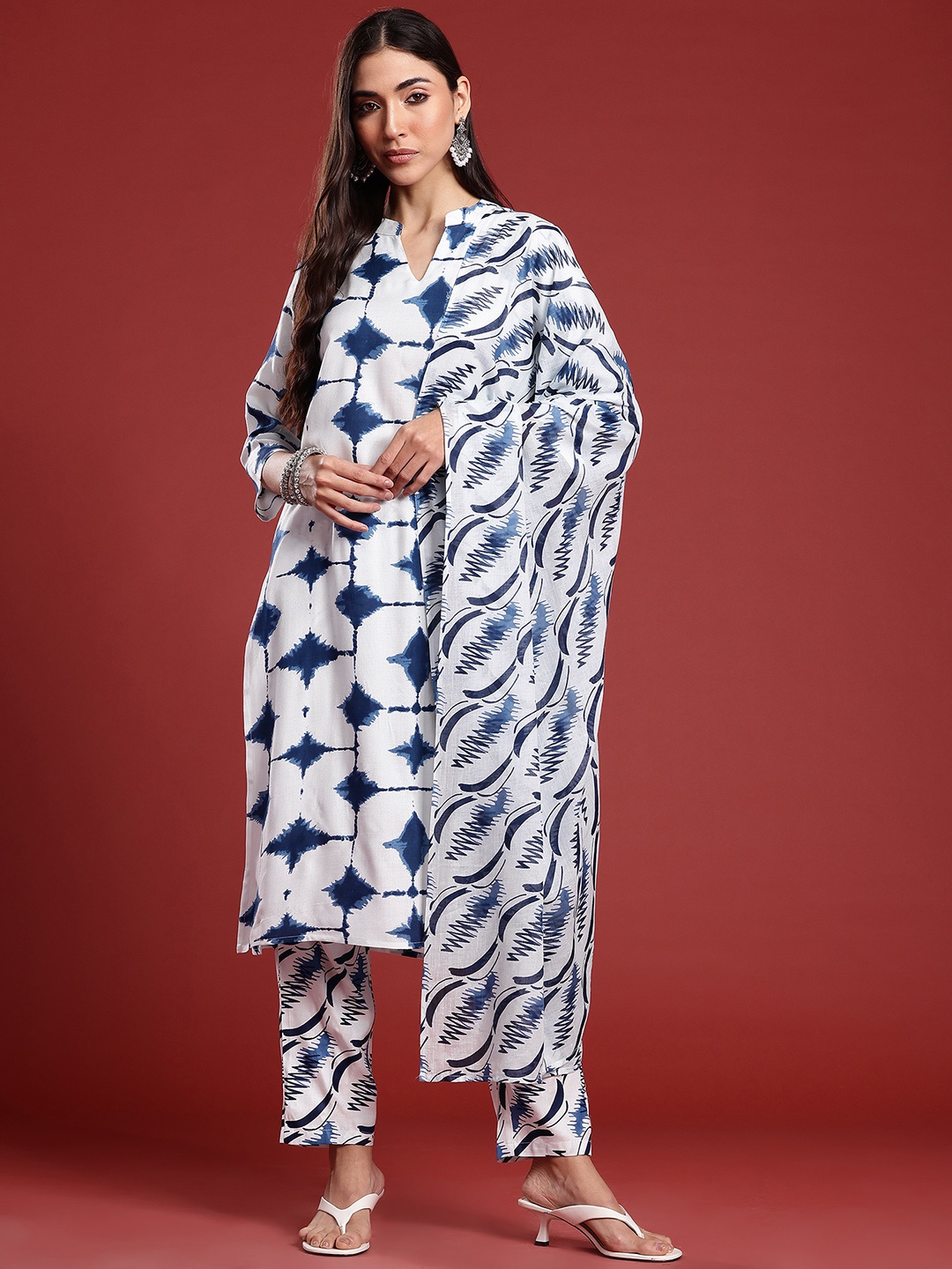 

Anouk Tie & Dye Band Collar Straight Kurta with Trousers & Dupatta, White