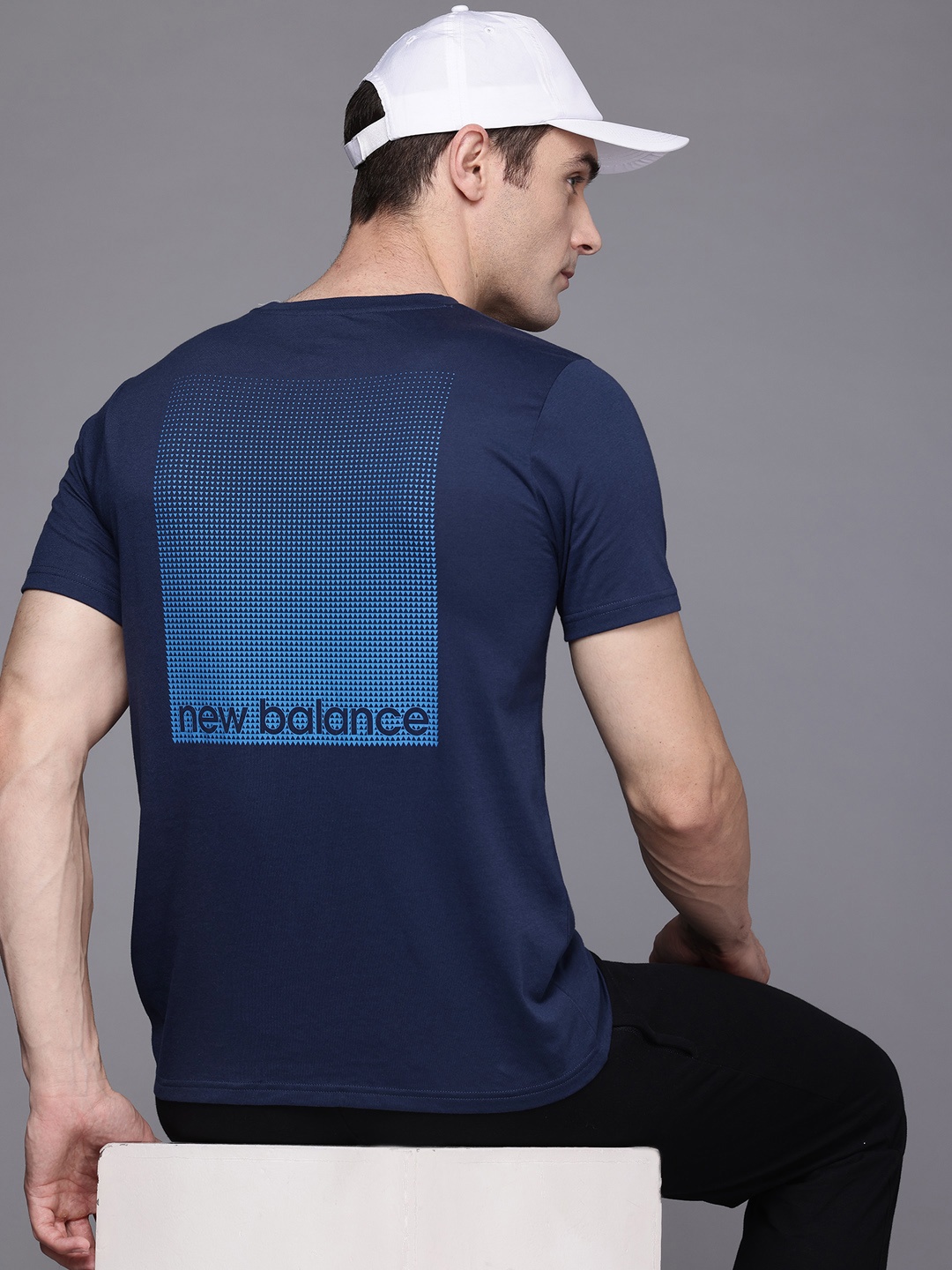 

New Balance Men Sport Essentials Heathertech Graphic T-shirt, Navy blue