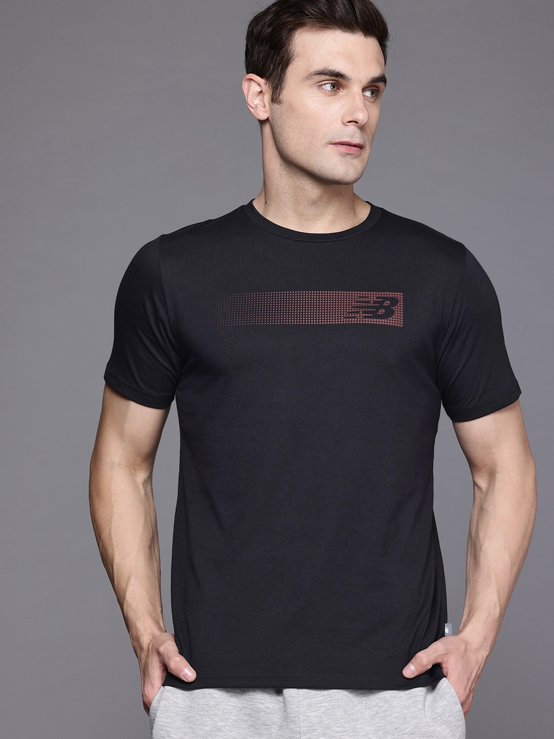 

New Balance Men Sport Essentials Heathertech Graphic T-shirt, Black