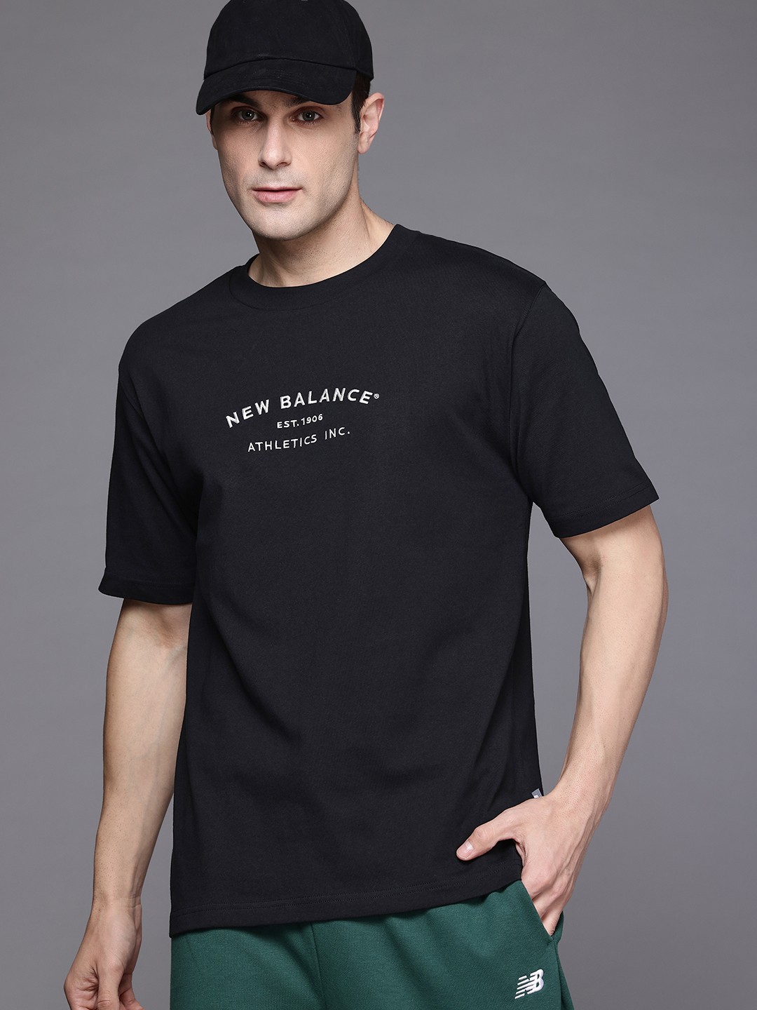 

New Balance Brand Logo Embroidered Pure Cotton Relaxed Fit Athleisure T-shirt, Black