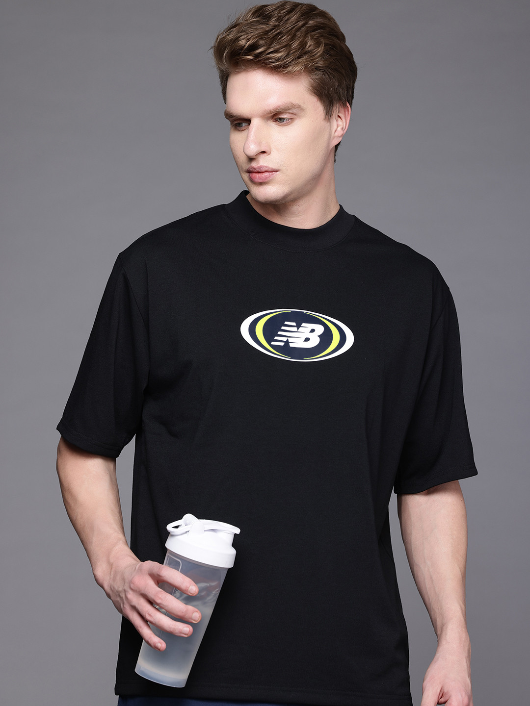 

New Balance Men Brand Logo Printed Hoops On Court Oversized T-shirt, Black