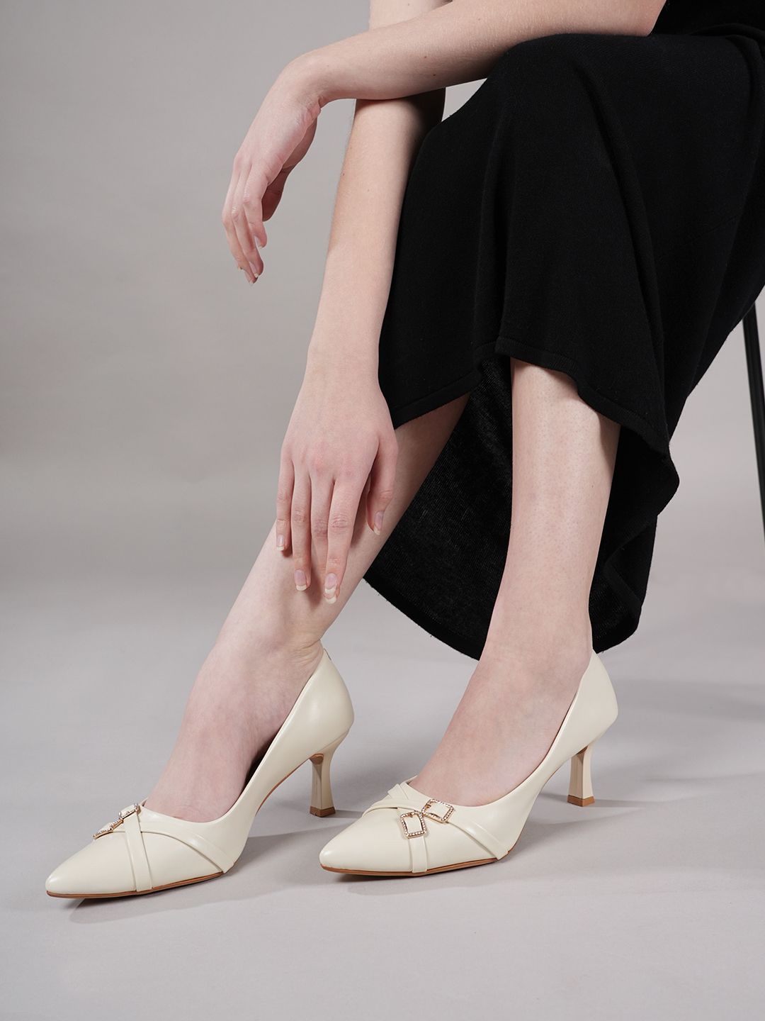 

Lavie Women Slim Heeled Pumps, Cream