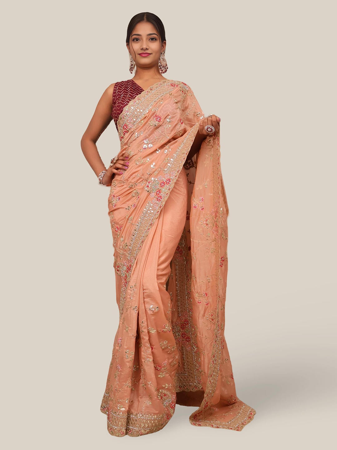 

Shreekama Floral Embroidered Saree, Peach