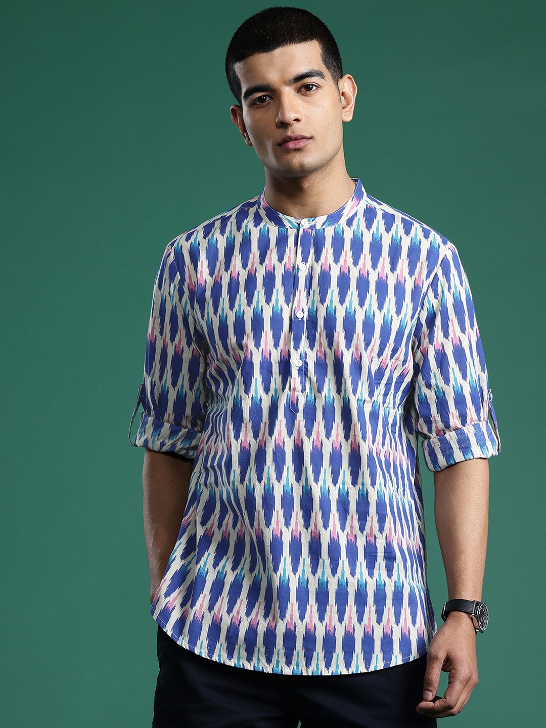 

Indo Era Men Ikat Printed Pure Cotton Kurta, Blue