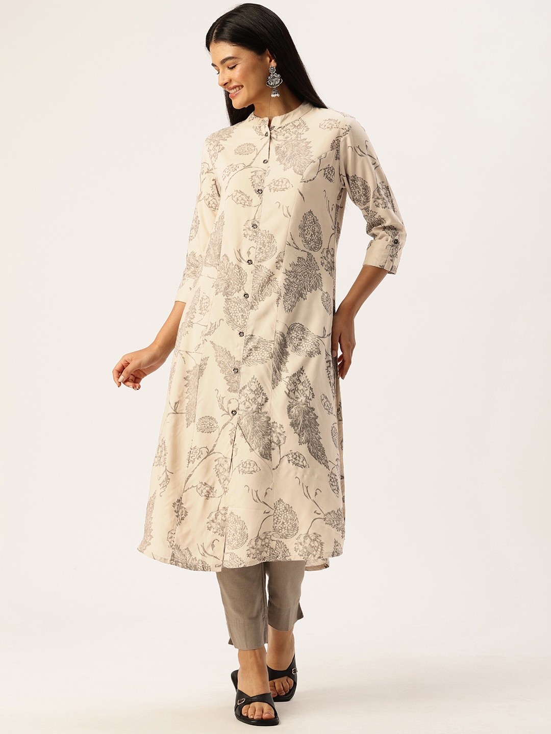 

AMUKTI Floral Printed Mandarin Collar Kurta, Beige