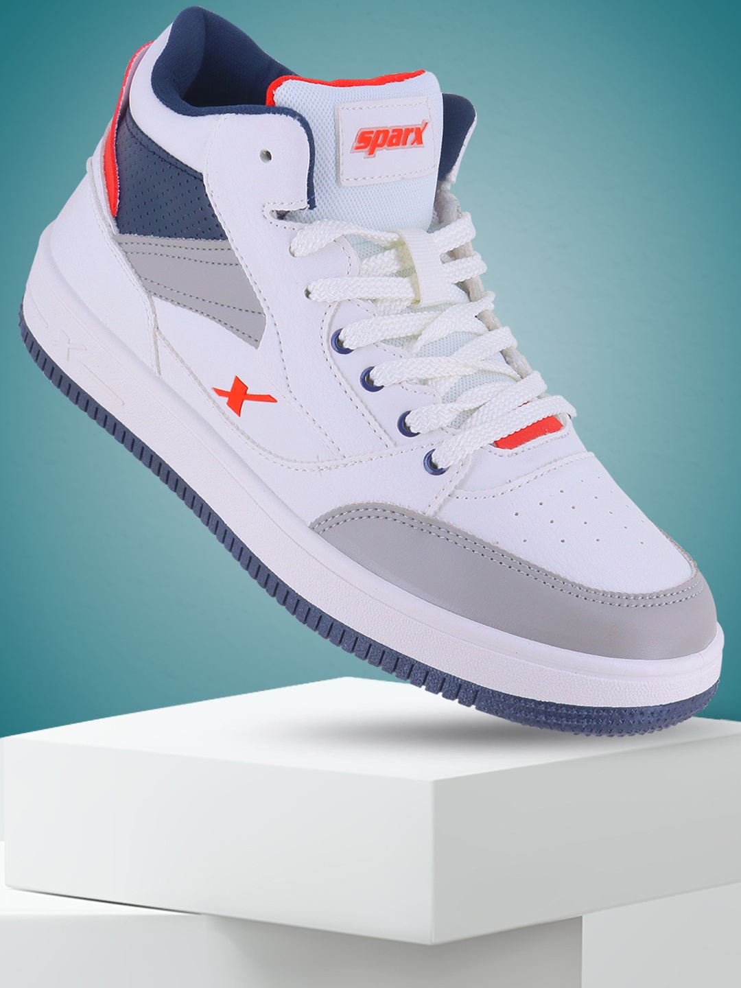 

Sparx Men Colourblocked Sneakers Casual Shoes, White