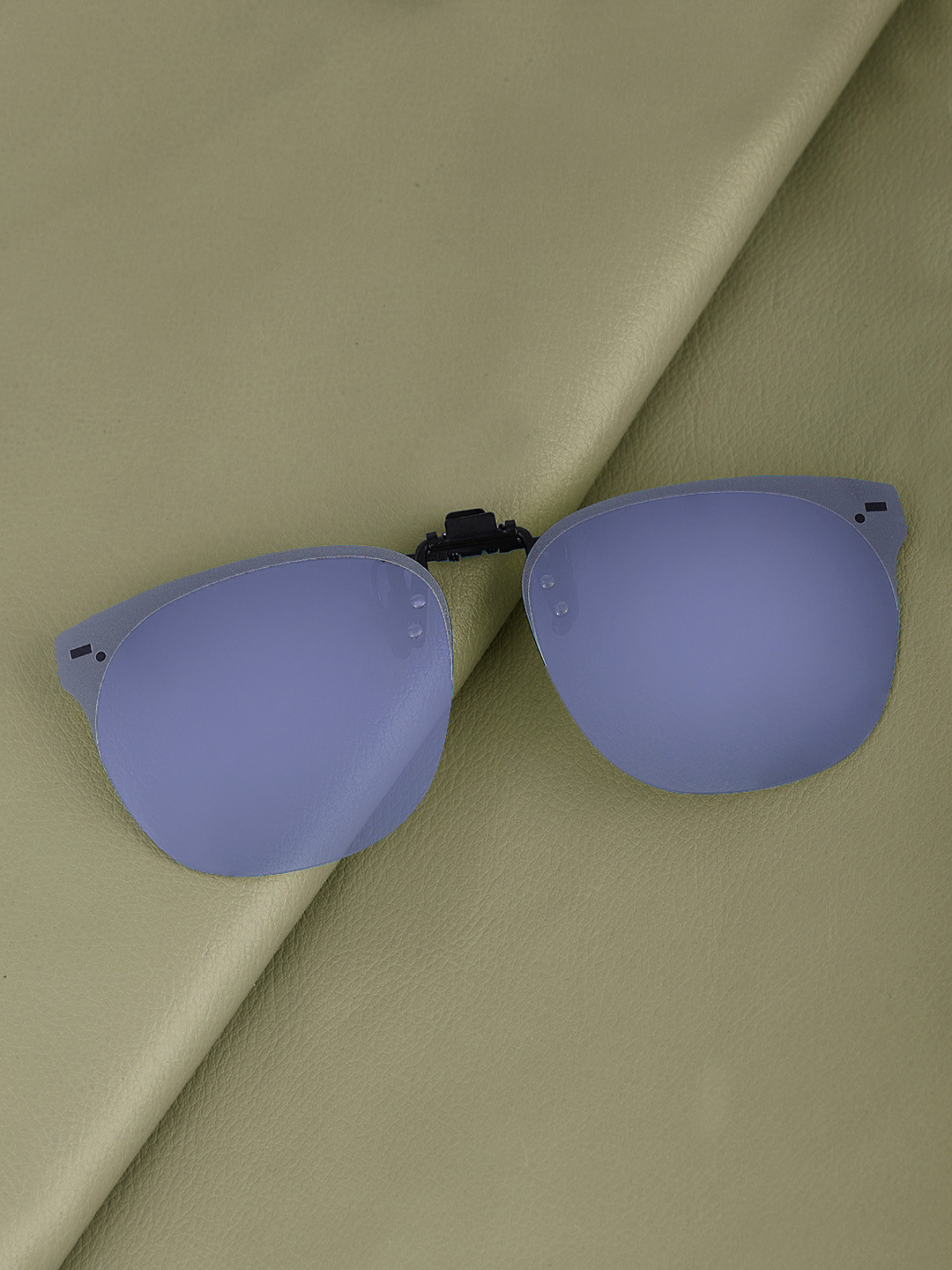 

Carlton London Unisex Black & Grey Toned Polarised Lens Sunglass Clip