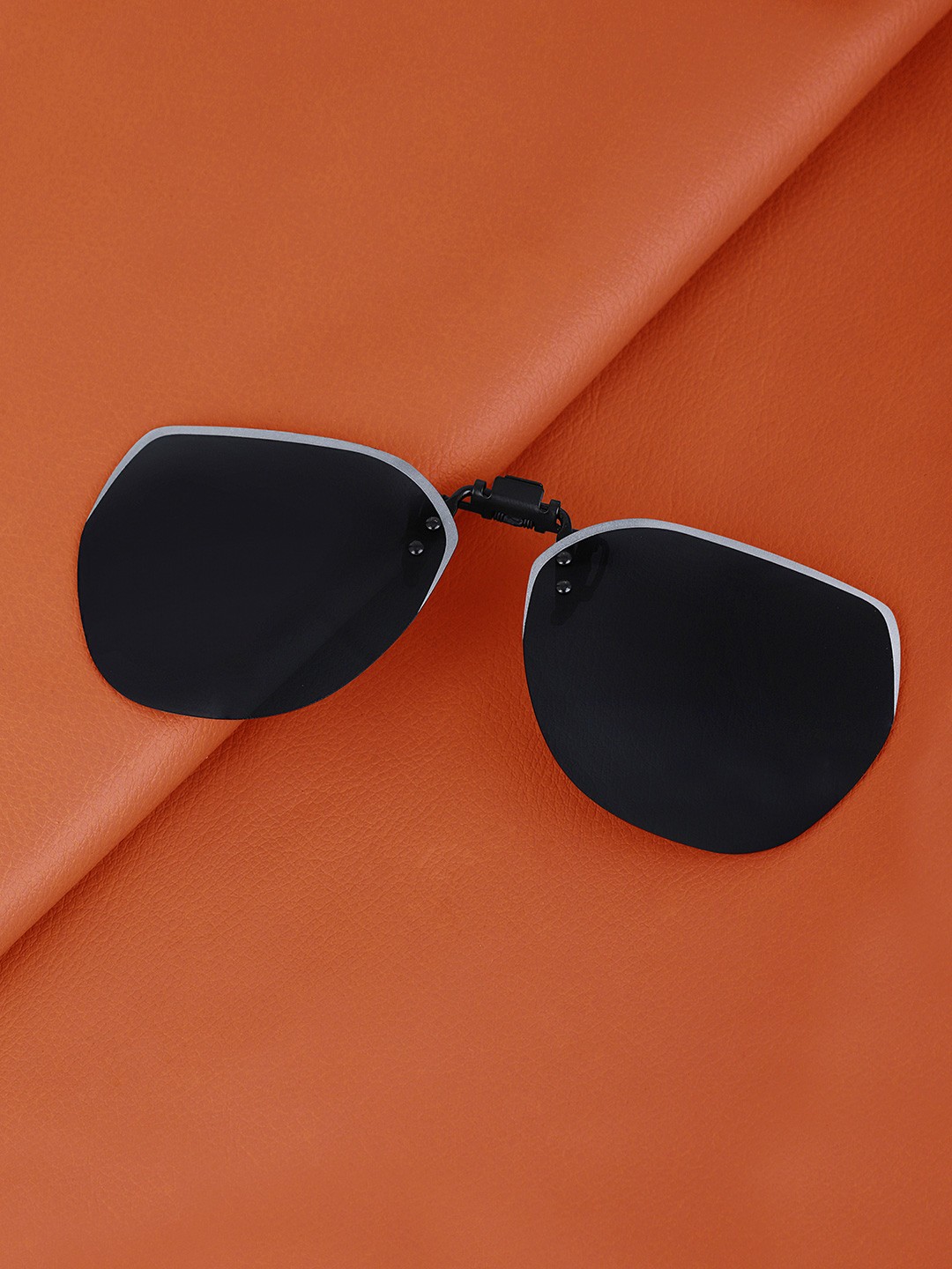 

Carlton London Unisex Black & Grey Toned Polarised Lens Sunglass Clip