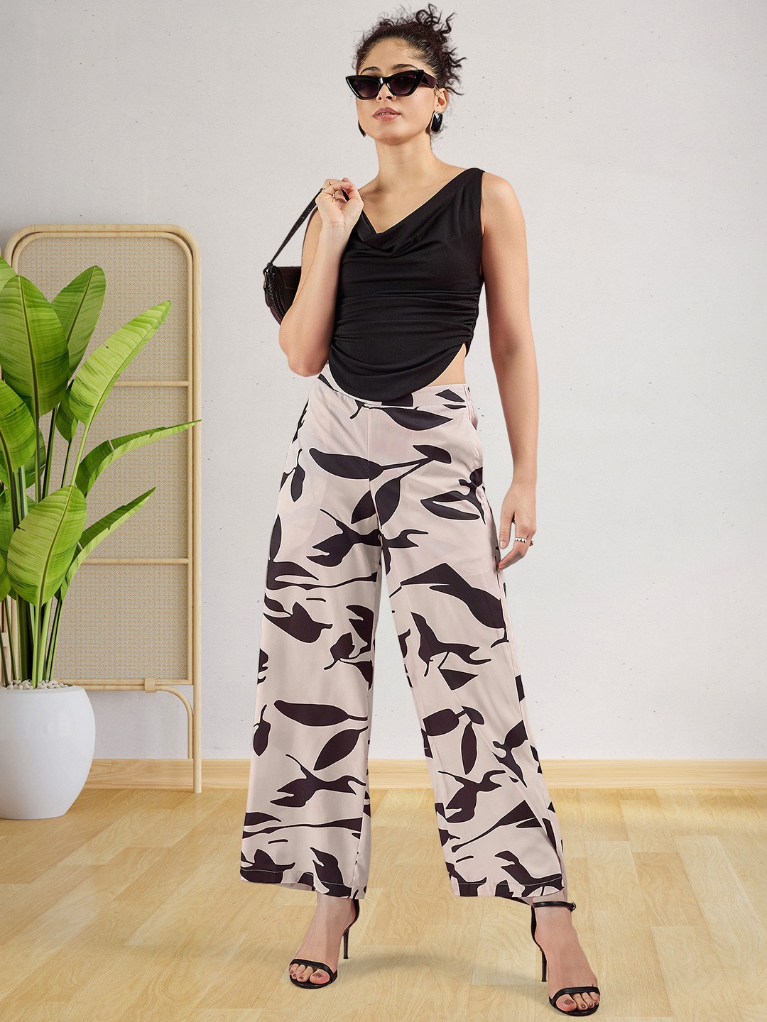 

DressBerry Women Floral Printed Relaxed Loose Fit High-Rise Trousers, Black