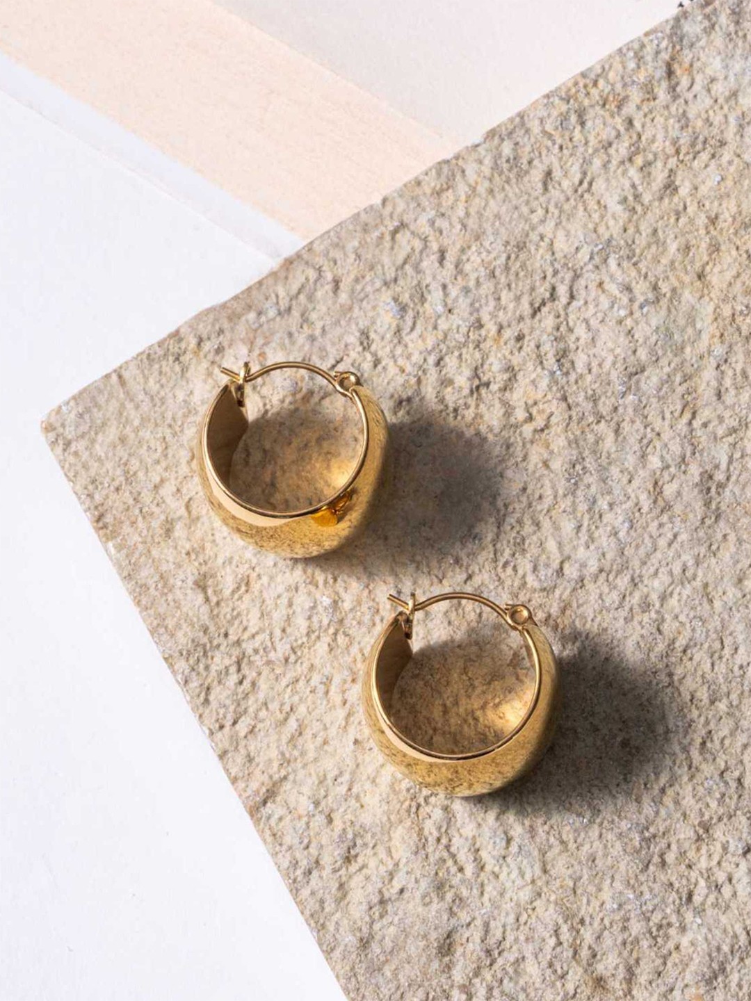 

ZAISHA 18k Gold-Plated Circular Shaped Hoop Earrings